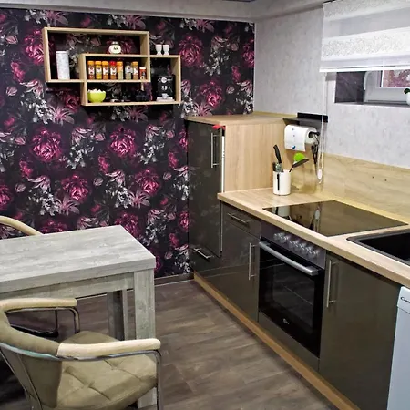 Huebsche Souterrainwohnung