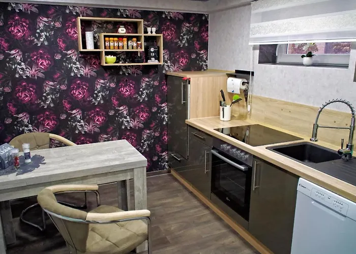 Huebsche Souterrainwohnung